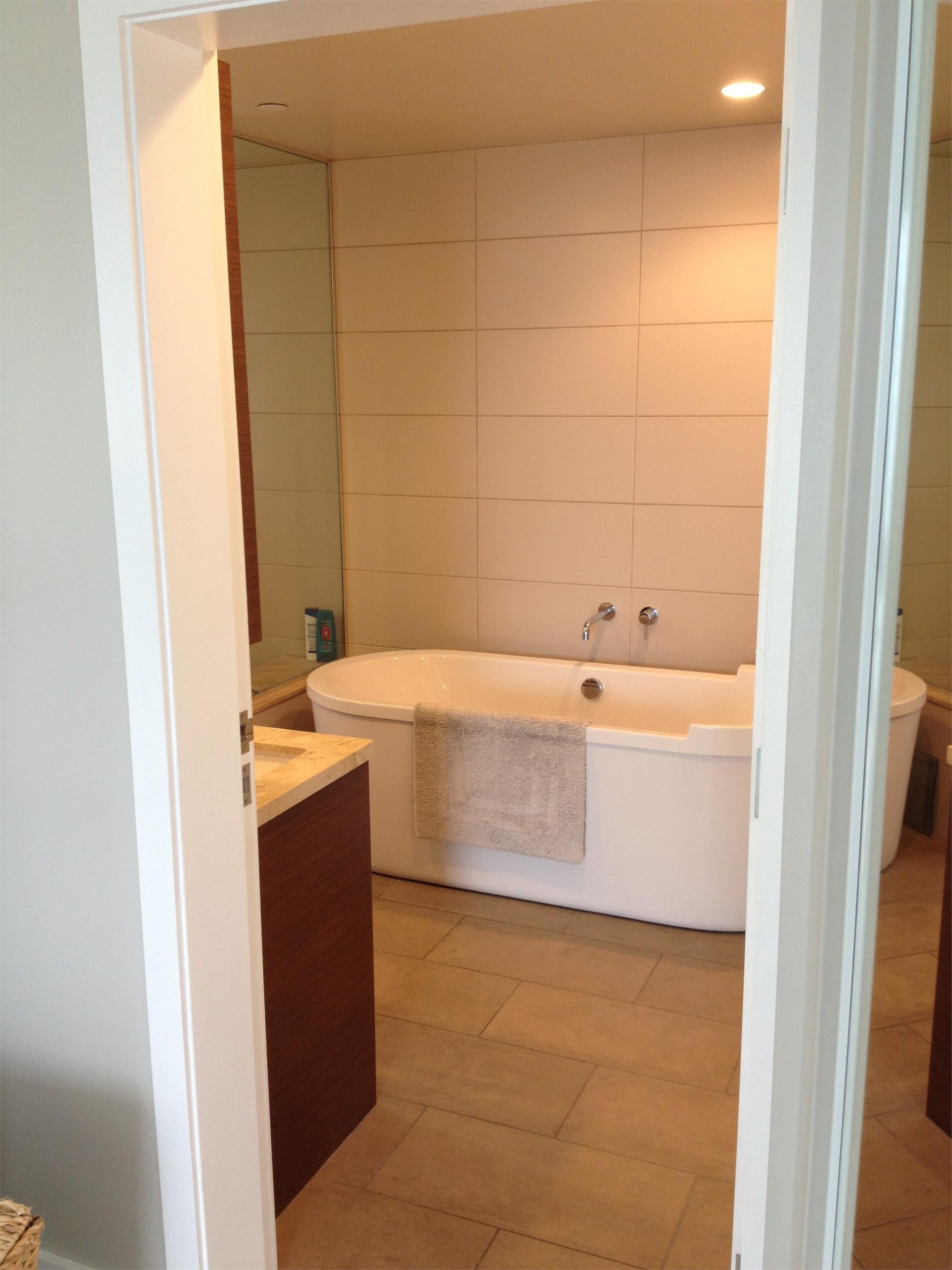 2 Bedroom Apartment for Rent 277 Melville Street - Bathroom